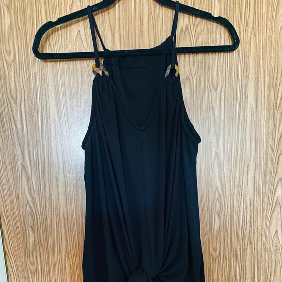 ✨NEW✨Black Front Tie Top - Picture 2 of 5